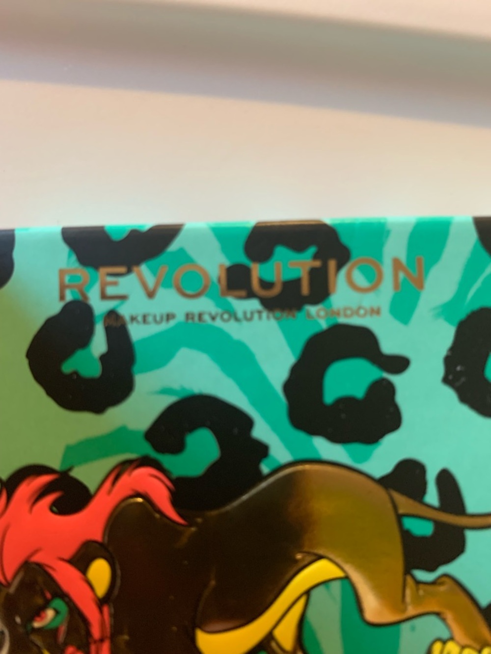 Revolution The Lion King Eyeshadow Palette - Teal, Black, Pink, Yellow, Brown - Picture 2 of 3